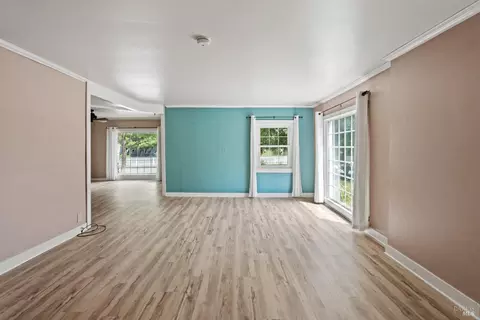 Living - 84 School St, Willits, CA 95490 photo 3 of 7