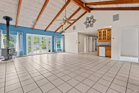 Living - 84 School St, Willits, CA 95490 photo 4 of 7