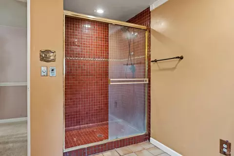 Bath - 84 School St, Willits, CA 95490 photo 4 of 4