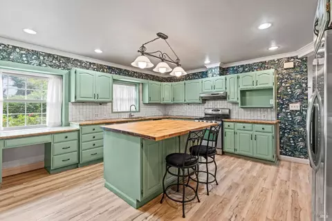 Kitchen - 84 School St, Willits, CA 95490 photo 1 of 3