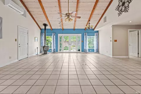 Living - 84 School St, Willits, CA 95490 photo 5 of 7