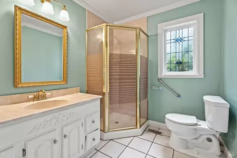 Bath - 84 School St, Willits, CA 95490 photo 2 of 4