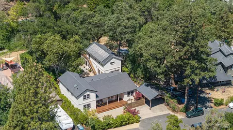109 Riddle Rd, Glen Ellen, CA 95442