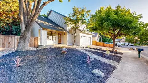 114 Summer Wheat Dr, Windsor, CA 95492