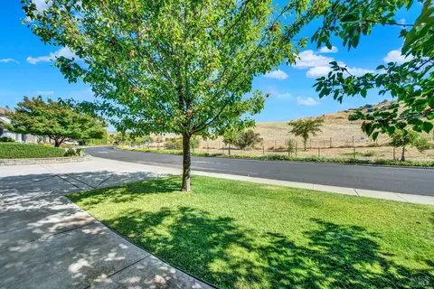 Exterior - 3868 Torrington Way, Fairfield, CA 94533 photo 3 of 25