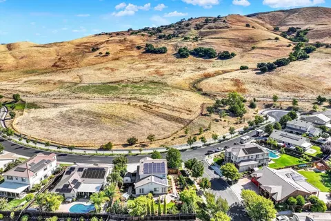 View/Area - 3868 Torrington Way, Fairfield, CA 94533 photo 6 of 7