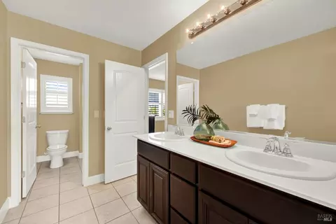 Bath - 3868 Torrington Way, Fairfield, CA 94533 photo 5 of 7