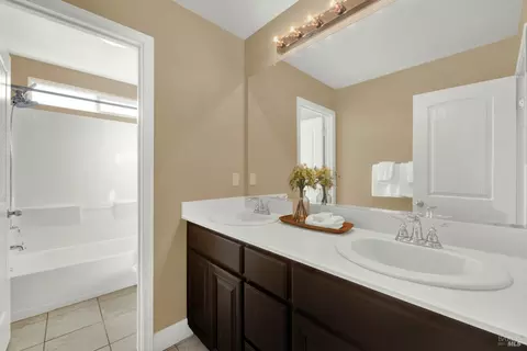 Bath - 3868 Torrington Way, Fairfield, CA 94533 photo 7 of 7