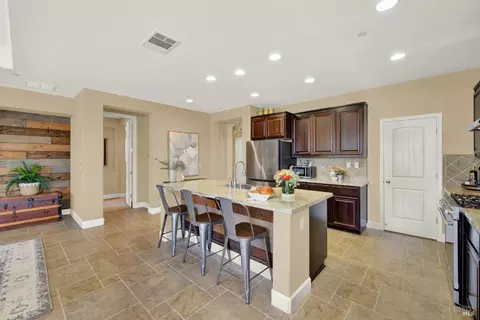 Kitchen - 3868 Torrington Way, Fairfield, CA 94533 photo 5 of 8