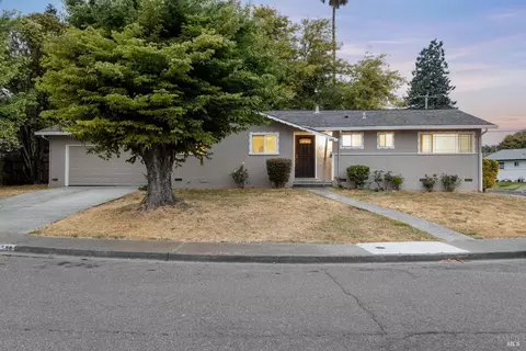 568 Alta Ave, Rohnert Park, CA 94928