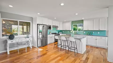 Kitchen - 368 Carrera Dr, Mill Valley, CA 94941 photo 4 of 5