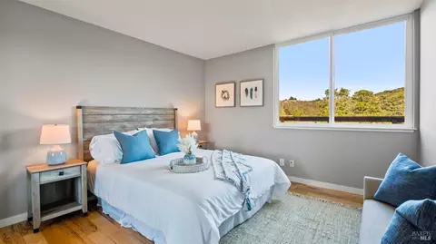Bedroom - 368 Carrera Dr, Mill Valley, CA 94941 photo 2 of 3