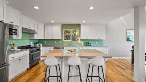 Kitchen - 368 Carrera Dr, Mill Valley, CA 94941 photo 1 of 5