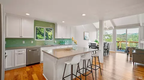 Kitchen - 368 Carrera Dr, Mill Valley, CA 94941 photo 3 of 5