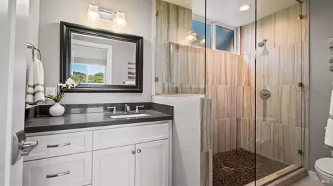 Bath - 368 Carrera Dr, Mill Valley, CA 94941 photo 1 of 2