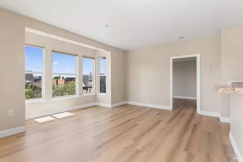 Living - 655 12th St #311, Oakland, CA 94607 photo 1 of 6