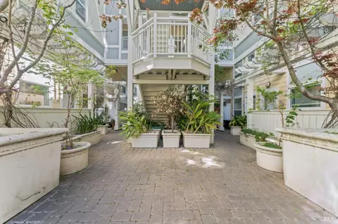 Exterior - 655 12th St #311, Oakland, CA 94607 photo 3 of 5