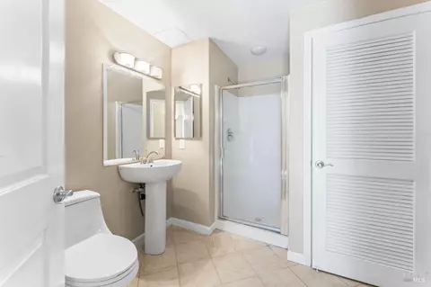 Bath - 655 12th St #311, Oakland, CA 94607 photo 1 of 3