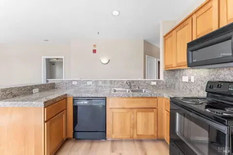 Kitchen - 655 12th St #311, Oakland, CA 94607 photo 2 of 3