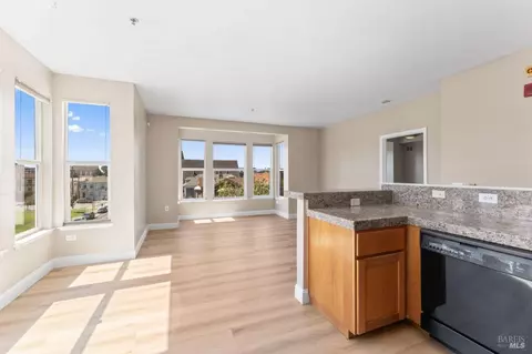 Living - 655 12th St #311, Oakland, CA 94607 photo 3 of 6