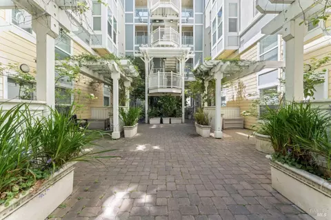 655 12th St #311, Oakland, CA 94607