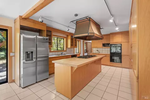 42795 Curley Ln, Point Arena, CA 95468