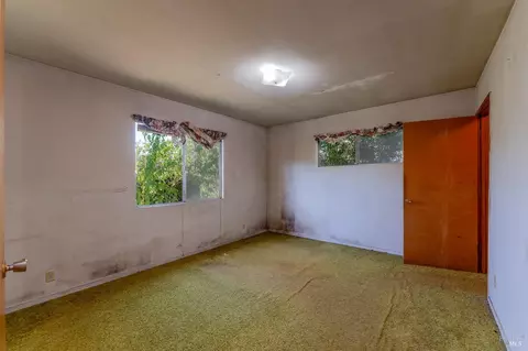 Bedroom - 283 E Valley St, Willits, CA 95490 photo 2 of 2