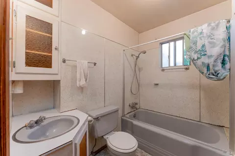 Bath - 283 E Valley St, Willits, CA 95490 photo 2 of 2