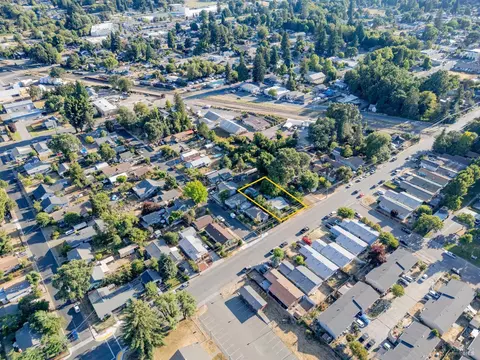 View/Area - 283 E Valley St, Willits, CA 95490 photo 5 of 9