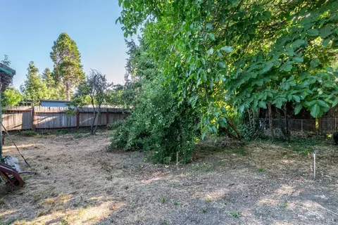 Exterior - 283 E Valley St, Willits, CA 95490 photo 4 of 5