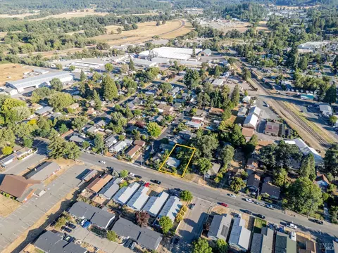 View/Area - 283 E Valley St, Willits, CA 95490 photo 7 of 9