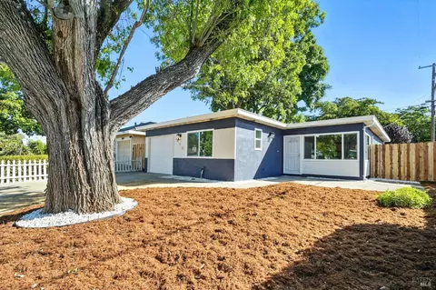 415 Camellia Way, Vacaville, CA 95688