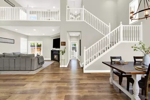 Entry Way - 608 Edenderry Dr, Vacaville, CA 95688 photo 2 of 9
