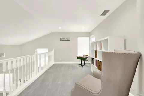Entry Way - 608 Edenderry Dr, Vacaville, CA 95688 photo 6 of 9