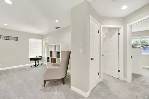 Entry Way - 608 Edenderry Dr, Vacaville, CA 95688 photo 8 of 9