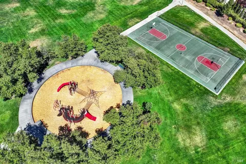 View/Area - 608 Edenderry Dr, Vacaville, CA 95688 photo 10 of 10