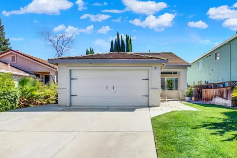 Exterior - 608 Edenderry Dr, Vacaville, CA 95688 photo 4 of 16