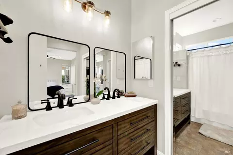 Bath - 608 Edenderry Dr, Vacaville, CA 95688 photo 3 of 6