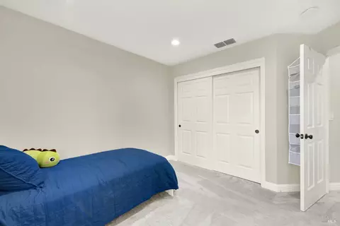 Bedroom - 608 Edenderry Dr, Vacaville, CA 95688 photo 6 of 7