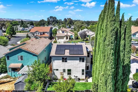 View/Area - 608 Edenderry Dr, Vacaville, CA 95688 photo 7 of 10