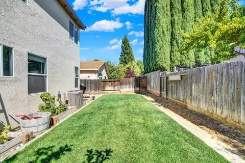 Exterior - 608 Edenderry Dr, Vacaville, CA 95688 photo 13 of 16
