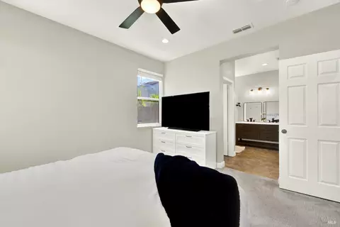 Bedroom - 608 Edenderry Dr, Vacaville, CA 95688 photo 3 of 7