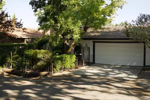 438 Crivelli Dr, Sonoma, CA 95476