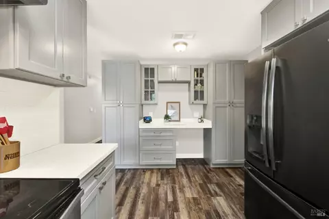 Kitchen - 306 Cascade Dr, Vacaville, CA 95687 photo 9 of 10