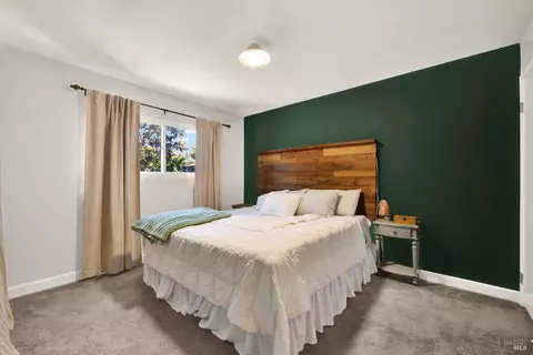 Bedroom - 306 Cascade Dr, Vacaville, CA 95687 photo 1 of 6