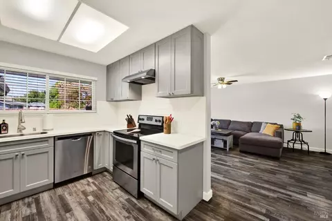 Kitchen - 306 Cascade Dr, Vacaville, CA 95687 photo 3 of 10