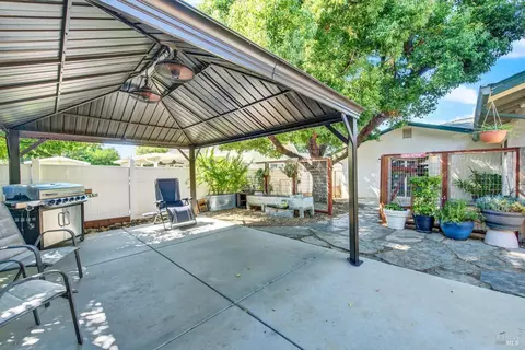 Exterior - 306 Cascade Dr, Vacaville, CA 95687 photo 22 of 31
