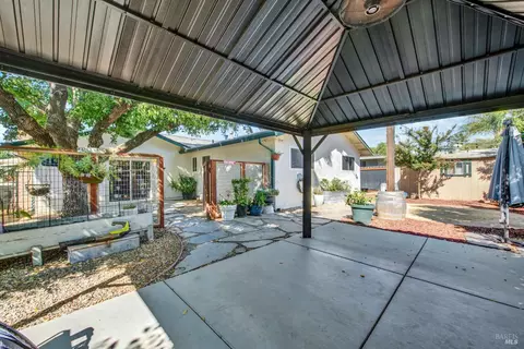 Exterior - 306 Cascade Dr, Vacaville, CA 95687 photo 21 of 31