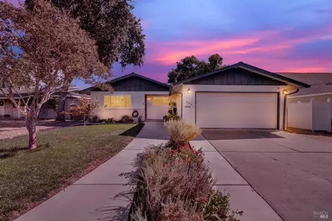 Exterior - 306 Cascade Dr, Vacaville, CA 95687 photo 30 of 31