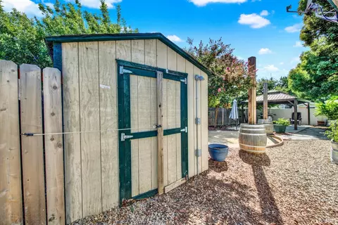 Exterior - 306 Cascade Dr, Vacaville, CA 95687 photo 29 of 31
